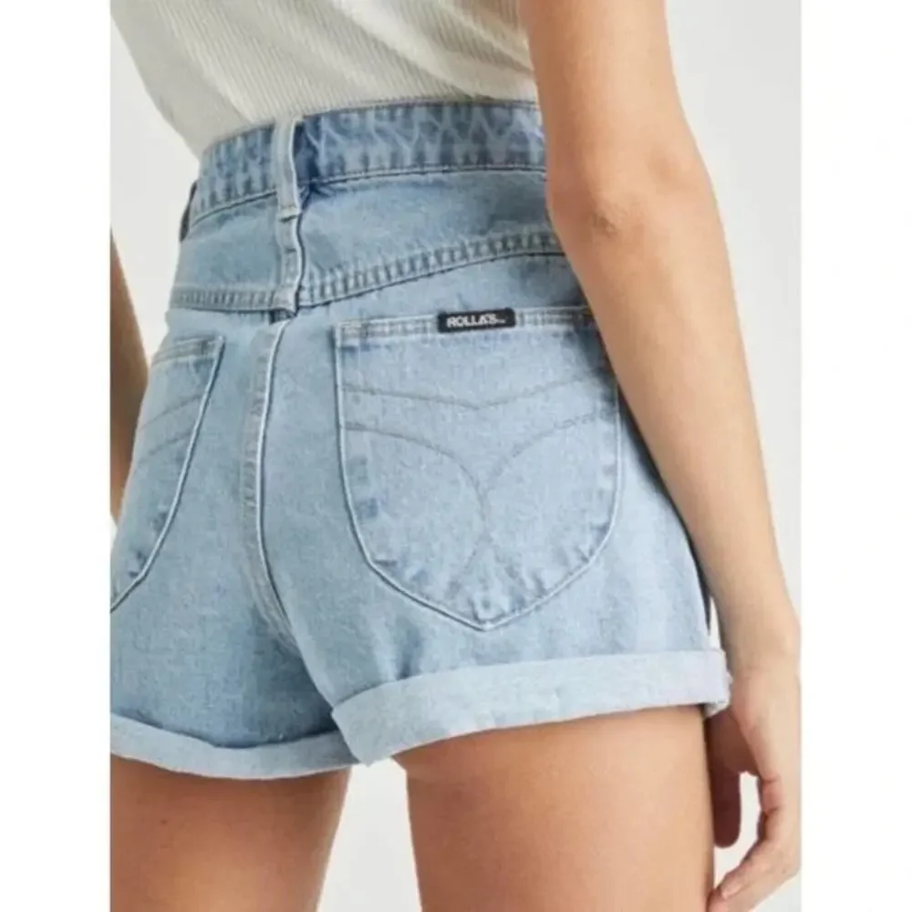 Rolla's Duster Denim Shorts in a light wash blue size 24
